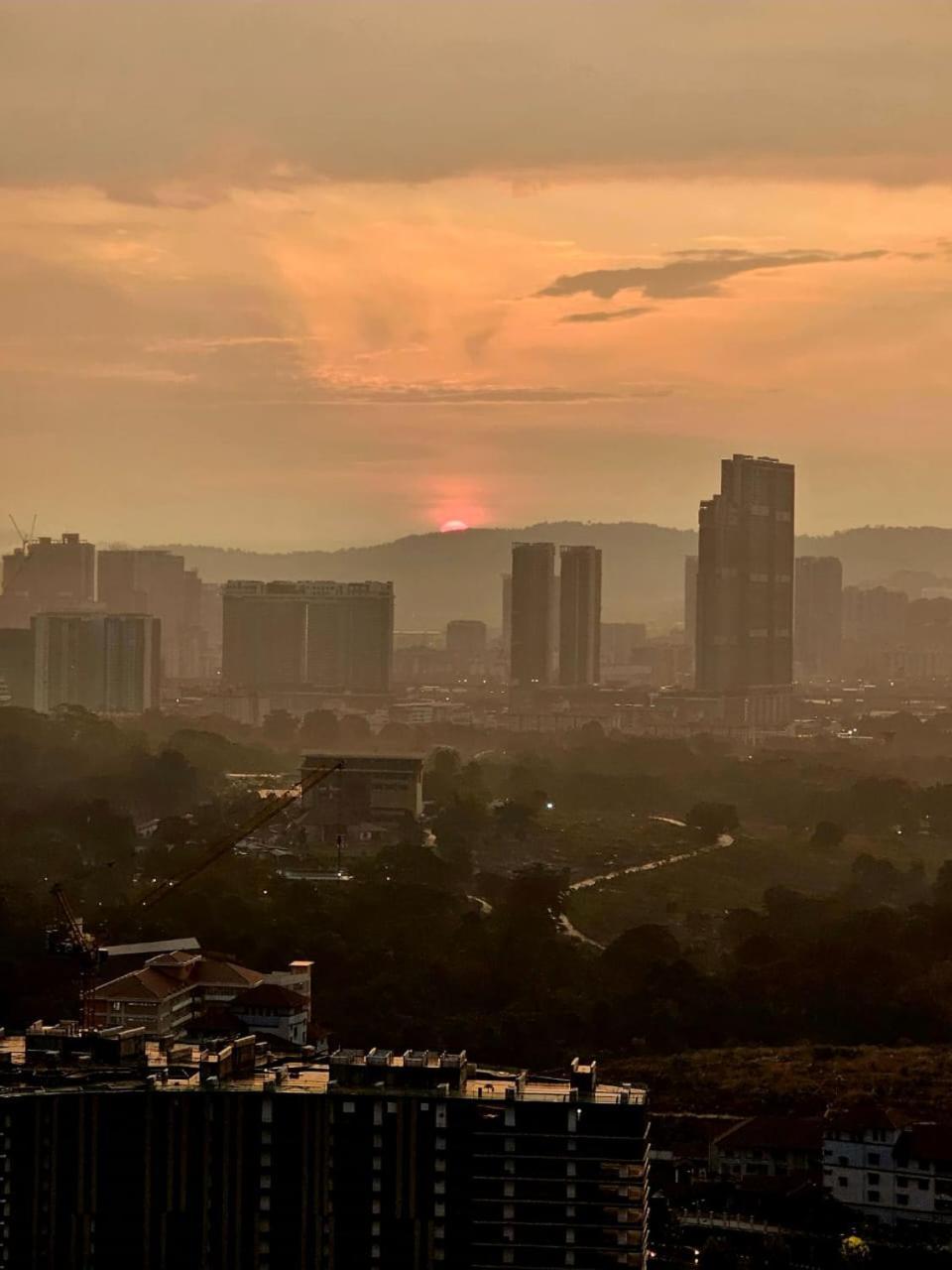 Pangsapuri Iris Sentral *